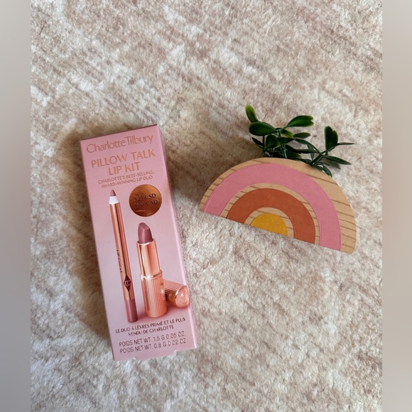 Charlotte Tilbury Other - Charlotte Tilbury Matte Revolution Lip Kit - Pink